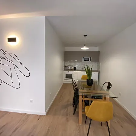 Proche Gare Apartment *