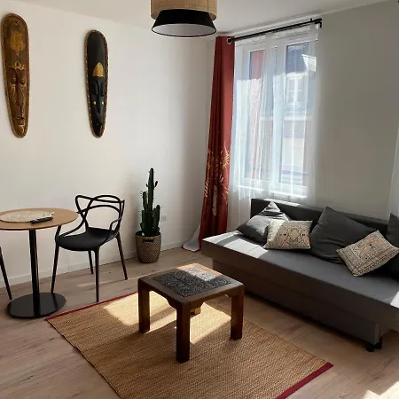 Proche Gare Apartment *